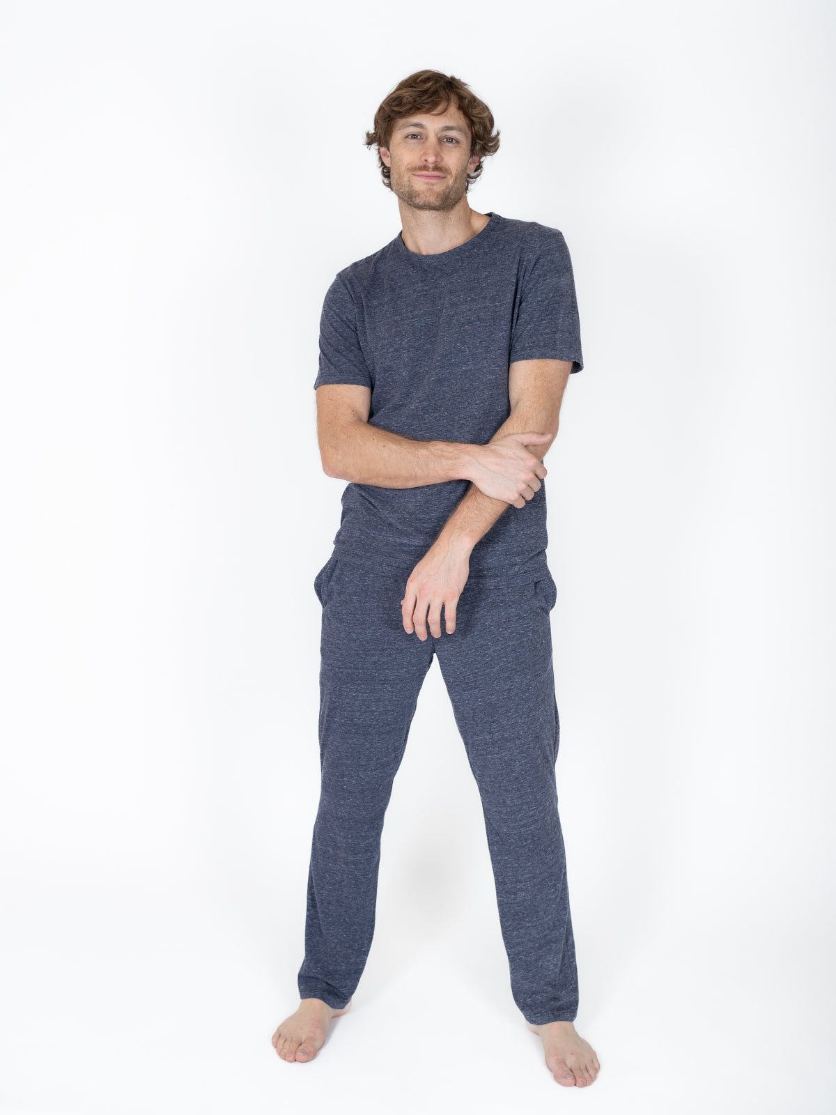 Creaciones Parisinas, Pijama caballero, pantalon gris liso manga corta cuello redondo.
