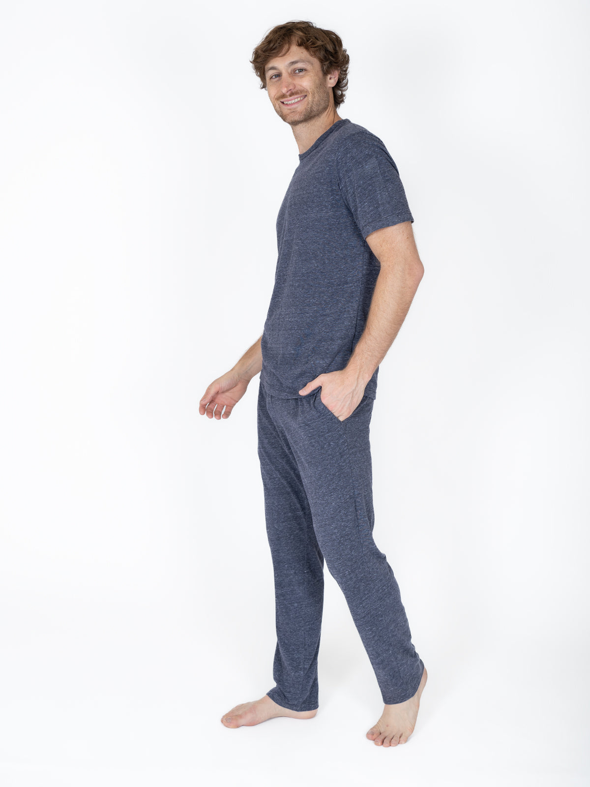 Creaciones Parisinas, Pijama caballero, pantalon gris liso manga corta cuello redondo.