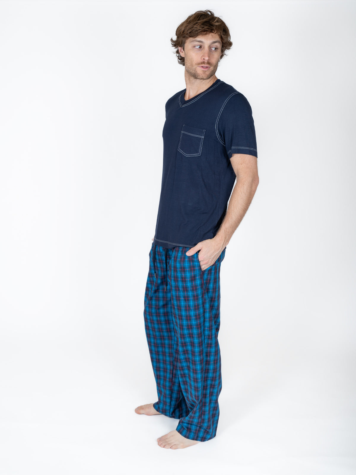 Creaciones Parisinas, Pijama caballero, pantalón cuadros, playera manga corta lisa.